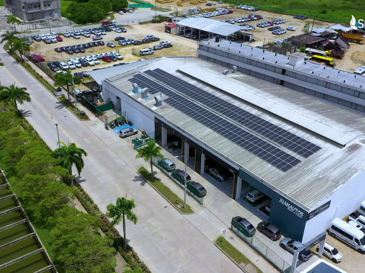 Surtigas entrega nueva planta de energía fotovoltaica a la empresa Juanautos
