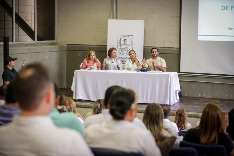 Microcréditos, salud y educación: Gobernador de Córdoba presenta plan integral de inversión social