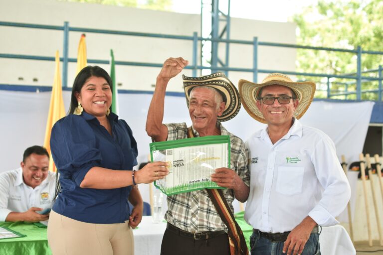 Agencia Nacional de Tierras entrega 144 títulos de propiedad a campesinos en Córdoba, San Jacinto y el Guamo, Bolívar