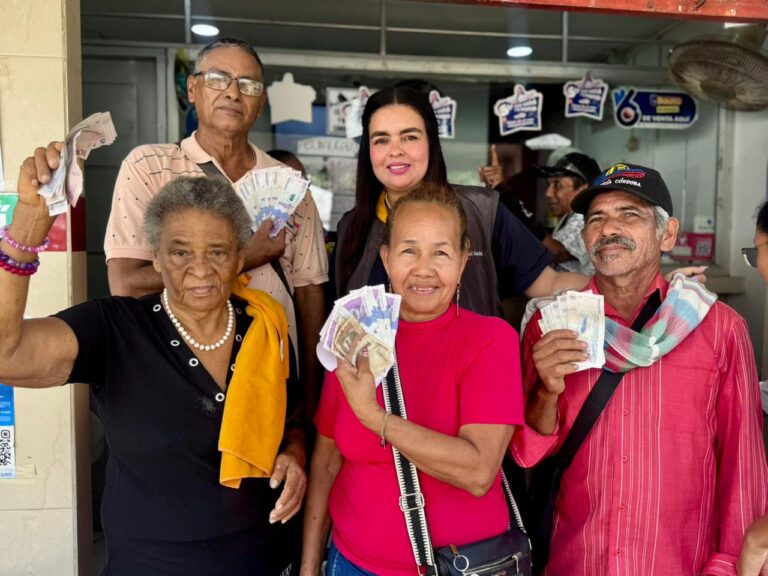 Prosperidad Social recorre puntos de pagos en Córdoba para acompañar a los adultos mayores durante la jornada de Colombia Mayor