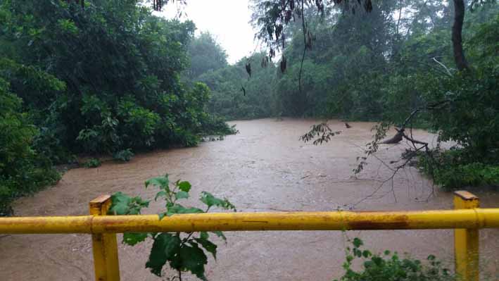 Río en Dibulla durante temporada de lluvias Río en Dibulla durante temporada de lluvias