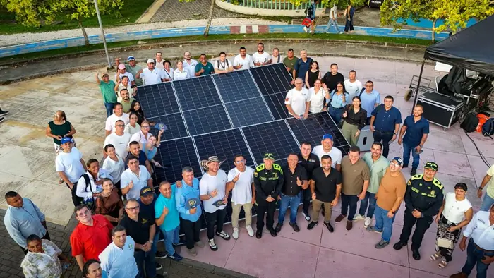 Primer panel solar MONTENIT